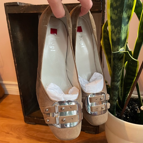 Vintage Light Brown Suede 'Hogl' Wood Stacked Heel Pumps - Picture 8 of 16